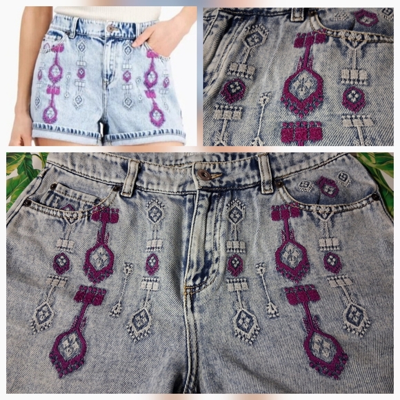 🔥INC International Concepts Denim Blue Jean Shorts Purple Embroidery Size 6/28 - Picture 1 of 10